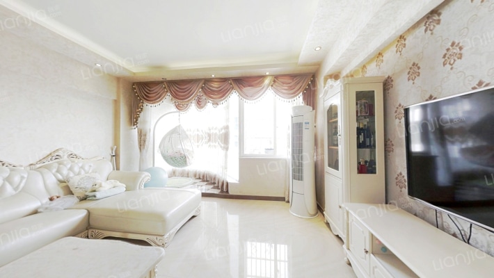 国际会议中心二手房实景图