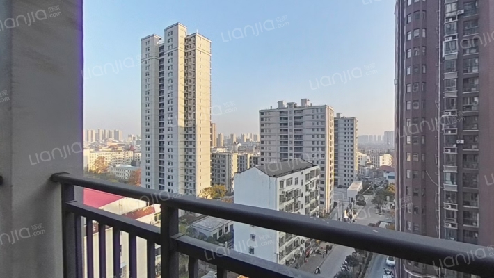 国宇万象巴黎二手房实景图