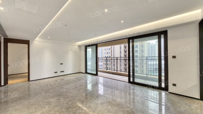 万科滨河道二手房实景图