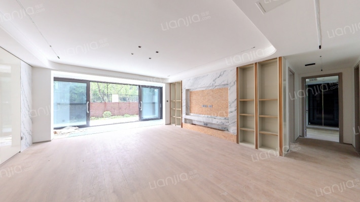 龙湖融信卓越·青云阙二手房实景图