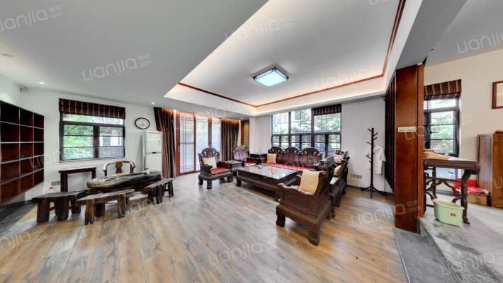 保利紫山班芙花园一期别墅二手房实景图