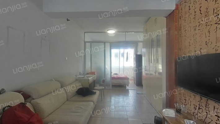 青年路42号院二手房实景图