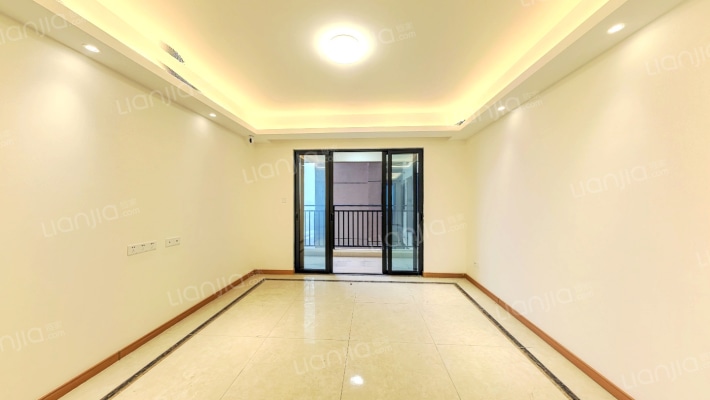 中建嘉和城凤凰台二手房实景图