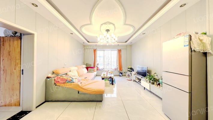 灵龙路20号二手房实景图