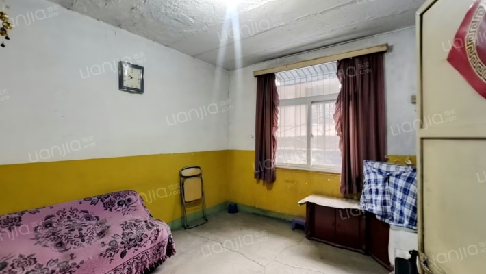 新亚街76号二手房实景图