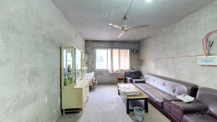 舍里甲社区南泥小区二手房实景图