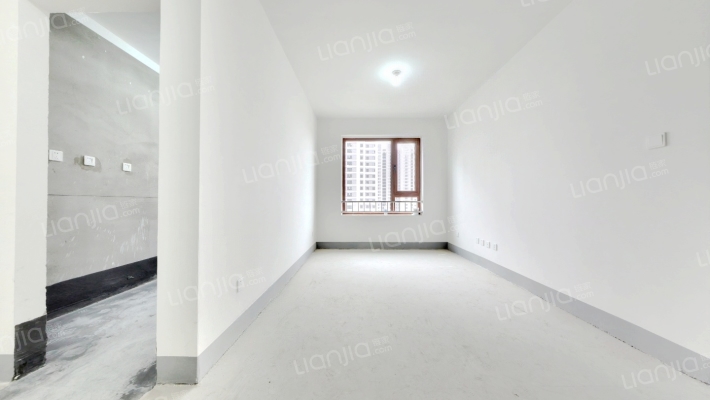 保利广信江城(3号地)二手房实景图