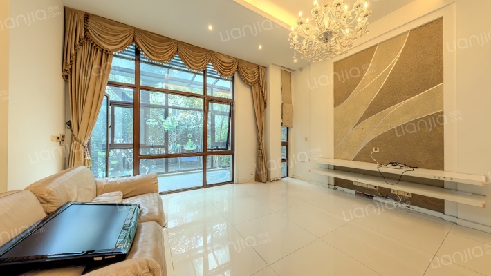 依云郡(别墅)二手房实景图