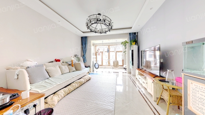 白金汉府二手房实景图