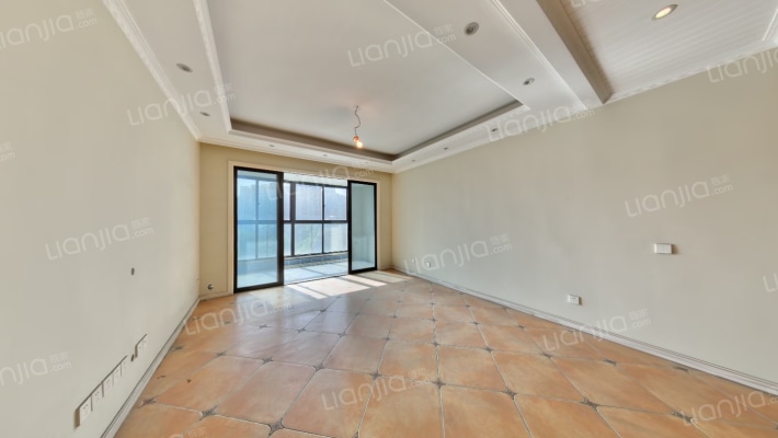 中德英伦世邦K区二手房实景图