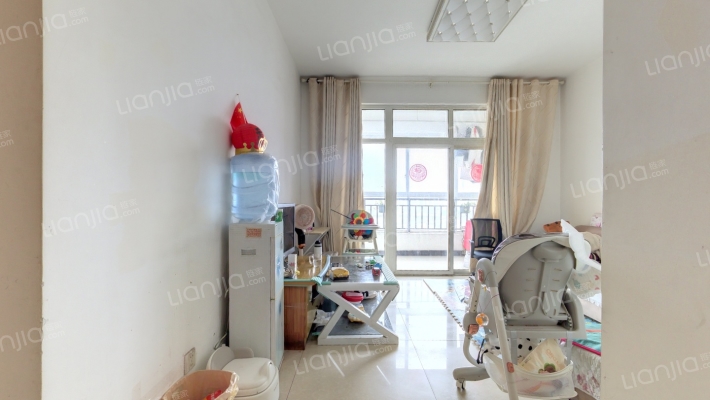 亚丁小镇二手房实景图