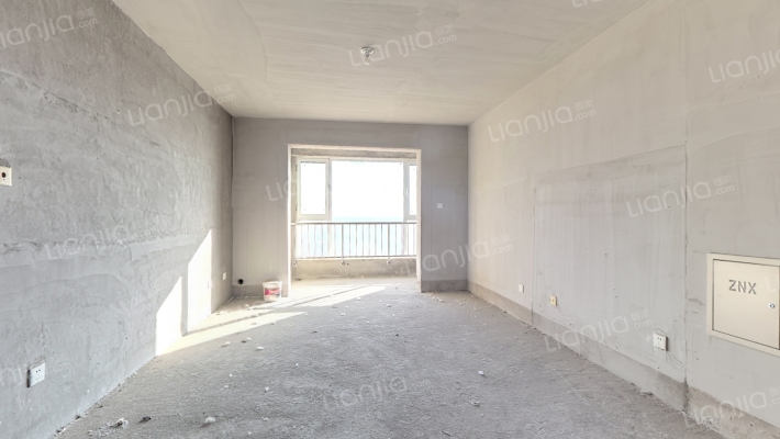 房本满二，无尾款，无抵押，70年住宅大产权-客厅