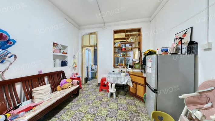 卓刀泉139号二手房实景图