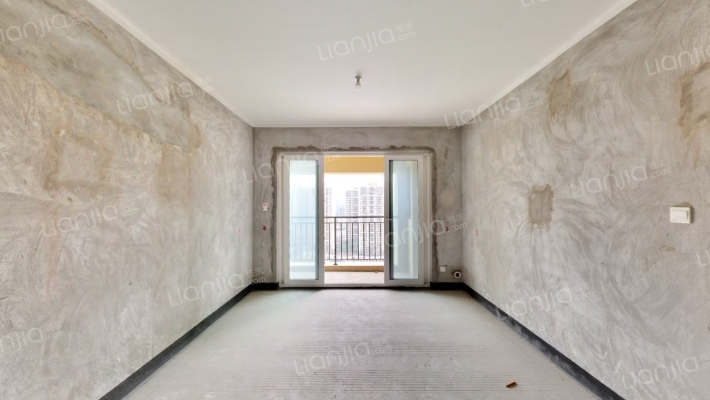 融创春晖十里岚峰庭二手房实景图