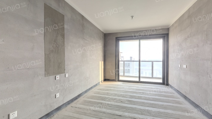 兴港永威南樾二手房实景图