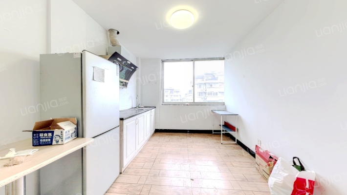 百盛街二手房实景图