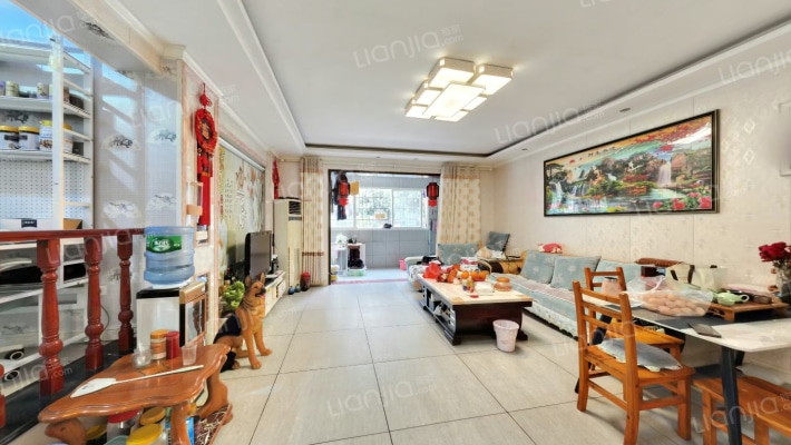 东方佳苑二手房实景图