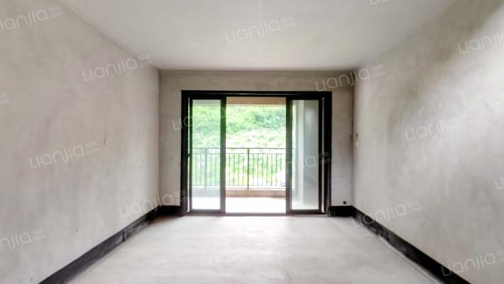 彰泰•伴山云庐二手房实景图