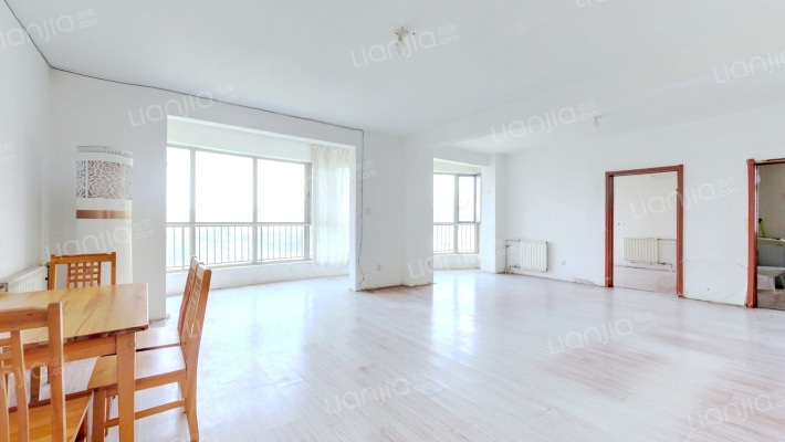 水岸华庭二手房实景图