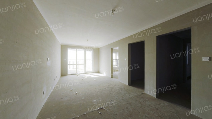 动车站旁 纯阳两居 诚意出售 ,房本以下。-客厅