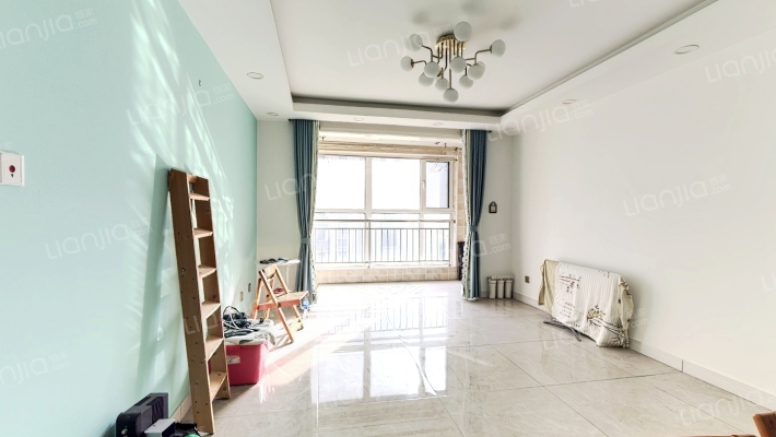 精装修 东户 高楼层 南北通透 带家具家电 看房方便-客厅