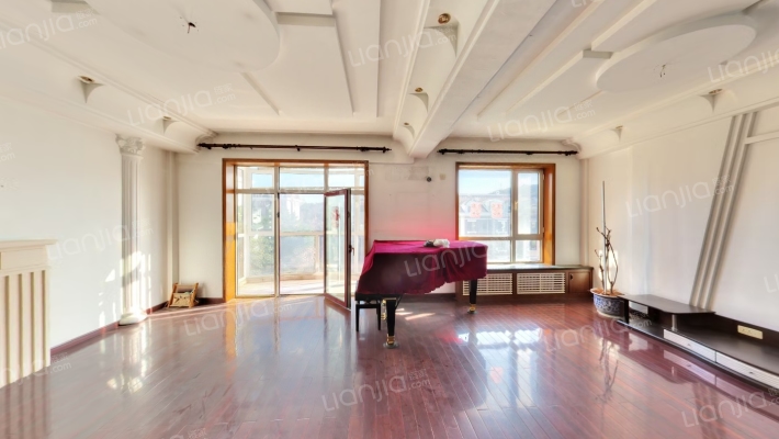 欧洲小镇二手房实景图