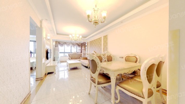 合能珍宝翡翠二手房实景图