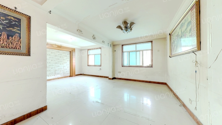 鸿鑫佳苑二手房实景图