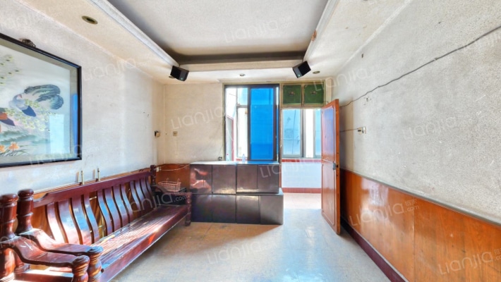 公安宿舍二手房实景图