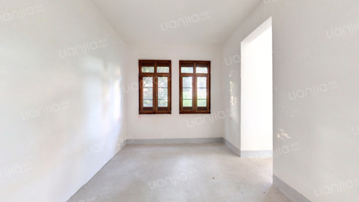 保利山庄别墅二手房实景图