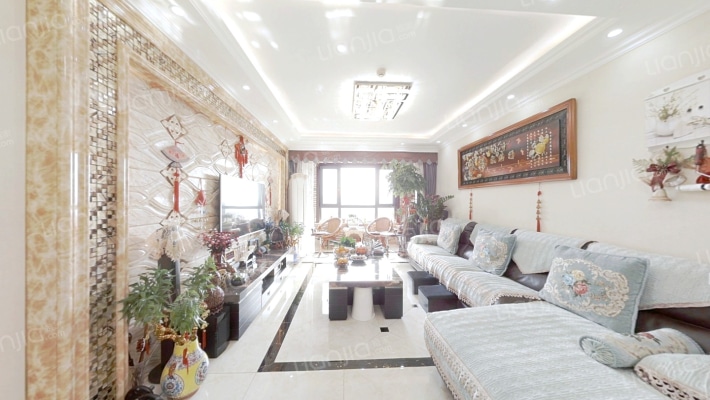 青秀蓝湾二期二手房实景图