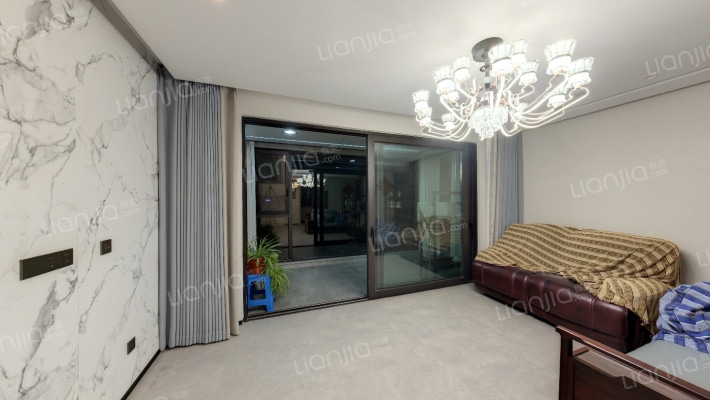 春风里二手房实景图