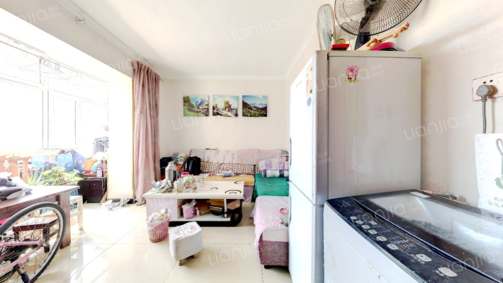 新疆大学北校区西苑两室简单装修-客厅