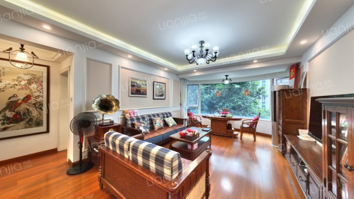 新理想华庭二手房实景图