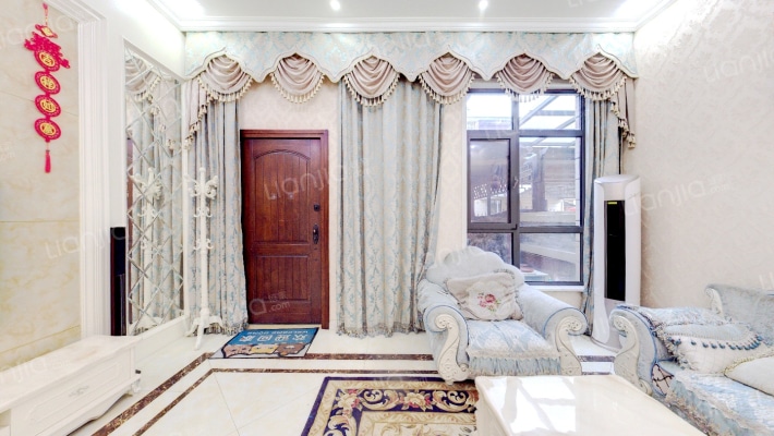 泊湖林奇郡二手房实景图