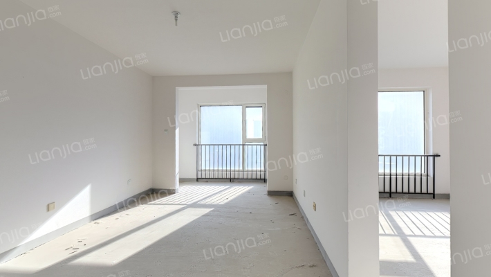 厅带阳台 10号楼2居 满二 毛坯 中层 02户 全天采光好-客厅