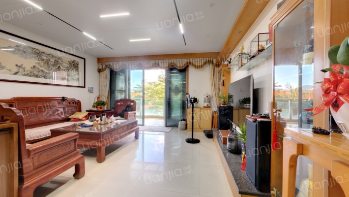 公园大地一期二手房实景图