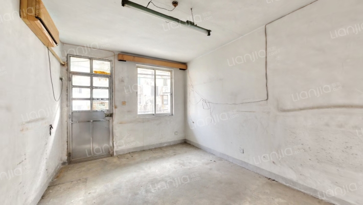 湄长新村二手房实景图