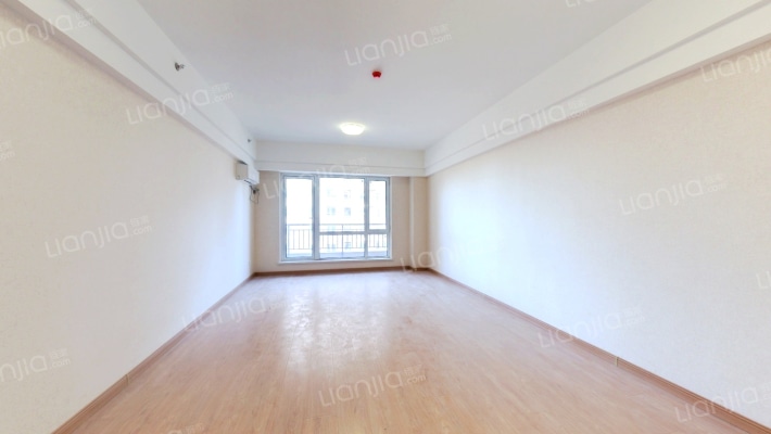 大连易贸中心二手房实景图