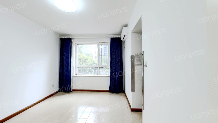 香槟蓝湾二手房实景图