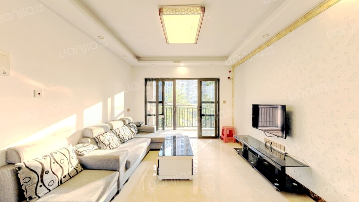 世荣碧水岸二手房实景图