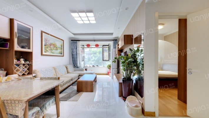 沿海鉴筑二手房实景图