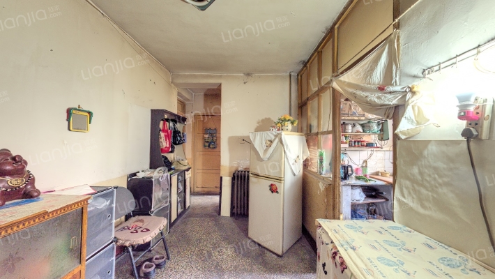 公交公司家属院二手房实景图