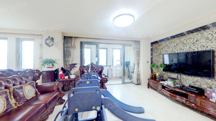 惠灵顿河滨花苑二手房实景图