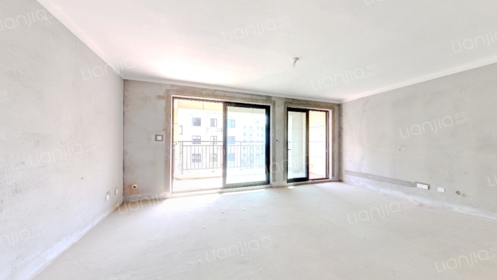 绿地湖语墅三期二手房实景图