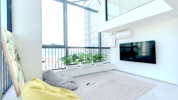 融创玖玺台二手房实景图