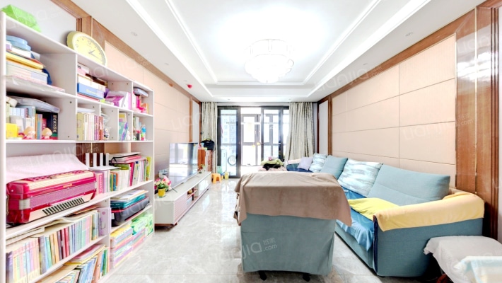 恒大翡翠华庭B区二手房实景图