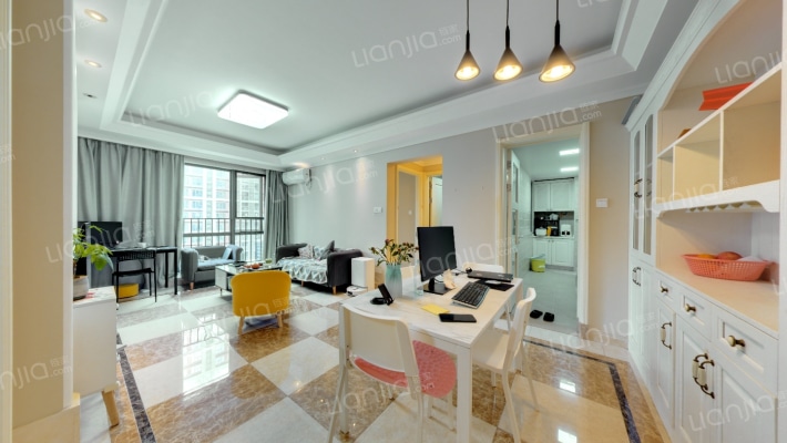 万科红四期二手房实景图