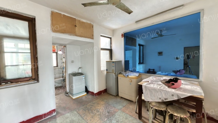 粮食局宿舍二手房实景图