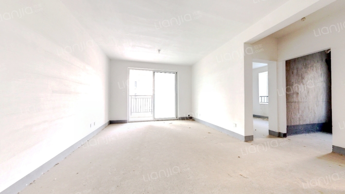 天山绿洲四期二手房实景图